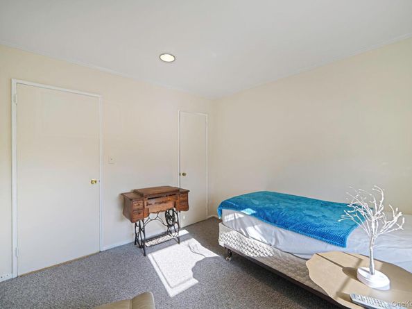 11 Fordham Drive, Plainview NY 11803