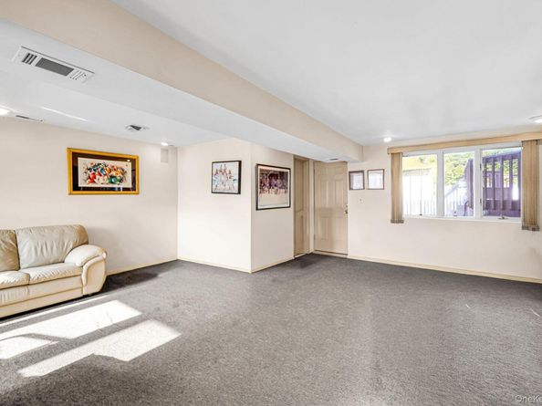 11 Fordham Drive, Plainview NY 11803