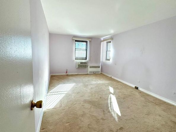 85-10 151st Avenue 3M, Howard Beach NY 11414