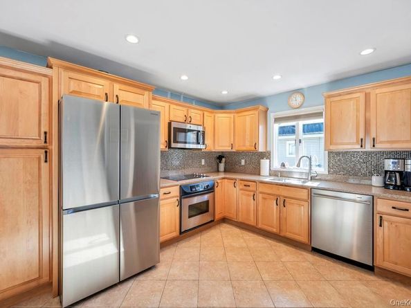 44 Derby Avenue, Greenlawn NY 11740