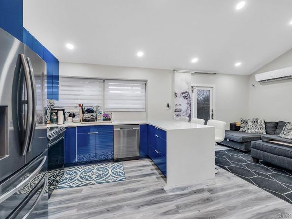 15 Drake Avenue, Bellport NY 11713