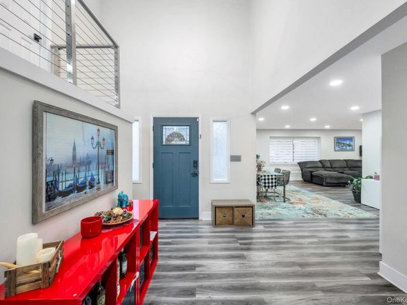 15 Drake Avenue, Bellport NY 11713