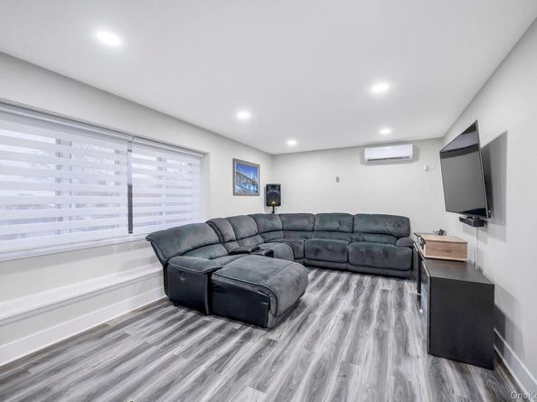 15 Drake Avenue, Bellport NY 11713