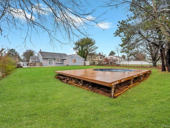 15 Drake Avenue, Bellport NY 11713