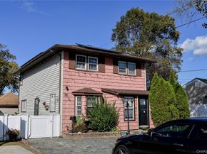 76 E Hollywood Avenue, Lindenhurst NY 11757