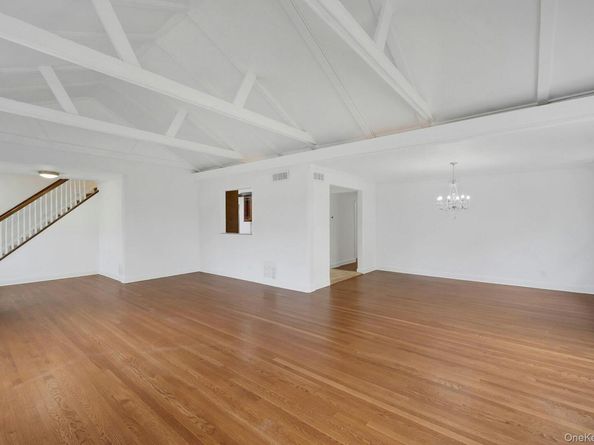 1 Echo Bay Place, New Rochelle NY 10805