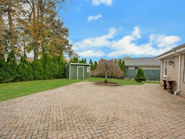 1 Echo Bay Place, New Rochelle NY 10805