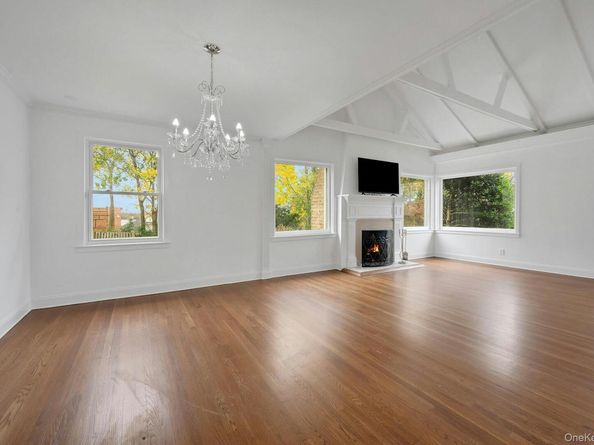 1 Echo Bay Place, New Rochelle NY 10805