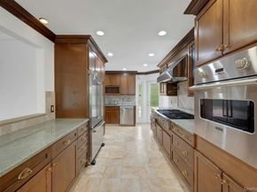 1 Echo Bay Place, New Rochelle NY 10805