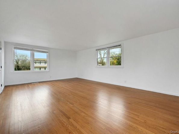 1 Echo Bay Place, New Rochelle NY 10805