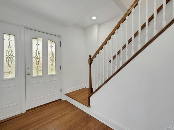 1 Echo Bay Place, New Rochelle NY 10805