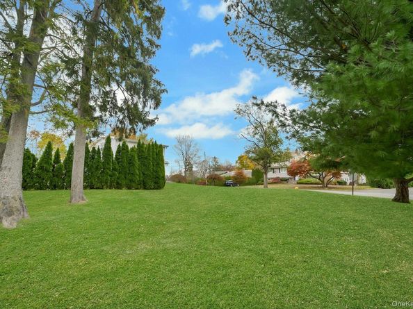 1 Echo Bay Place, New Rochelle NY 10805