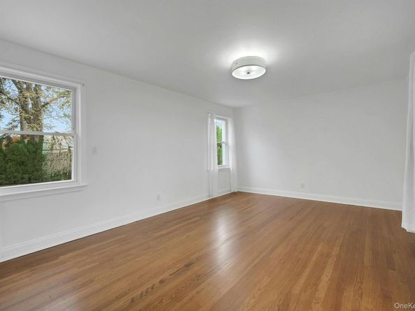 1 Echo Bay Place, New Rochelle NY 10805