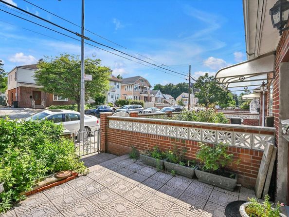 147-31 Hoover Avenue, Briarwood NY 11435