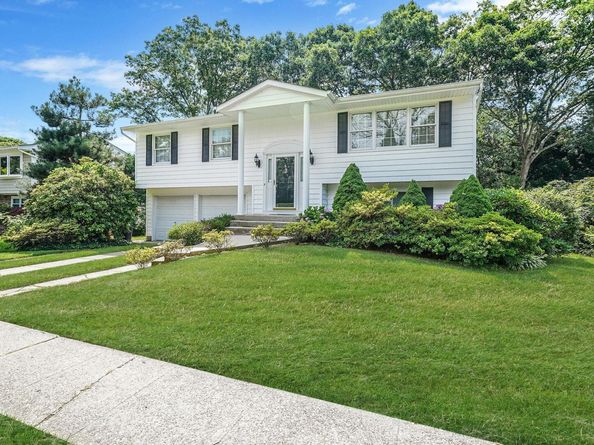 708 Bohemia Parkway, Sayville NY 11782