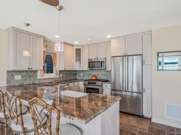 75 West Shore Road 4, Port Washington NY 11050