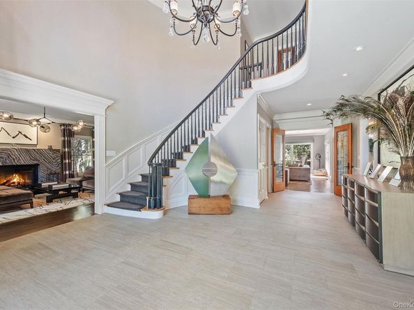 8 Ridgeview Circle, Armonk NY 10504