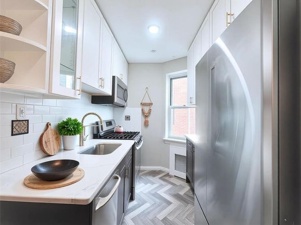 800 Grand Concourse 2JS, Bronx NY 10451