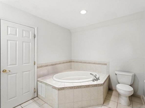 33 Sunflower Ridge Road, South Setauket NY 11720