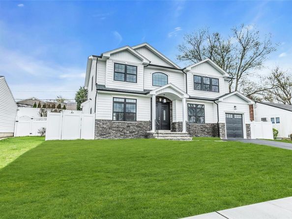7 Sheridan Street, Old Bethpage NY 11804