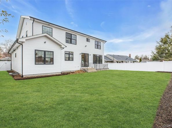 7 Sheridan Street, Old Bethpage NY 11804