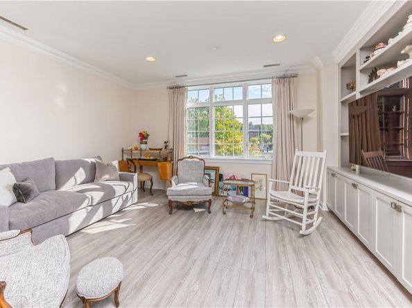 1 Christie Place 205E, Scarsdale NY 10583