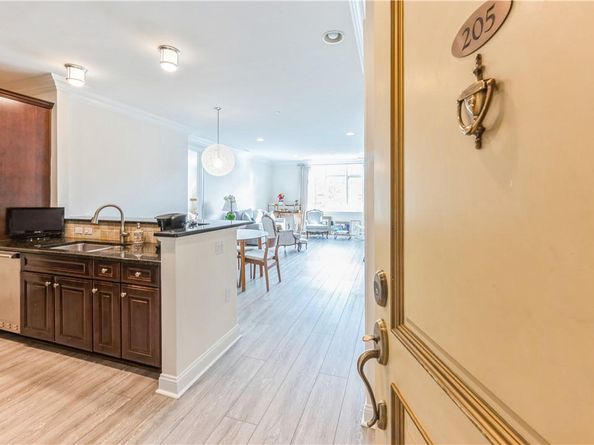 1 Christie Place 205E, Scarsdale NY 10583