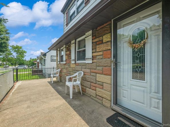 66 Gates Avenue, Valley Stream NY 11580