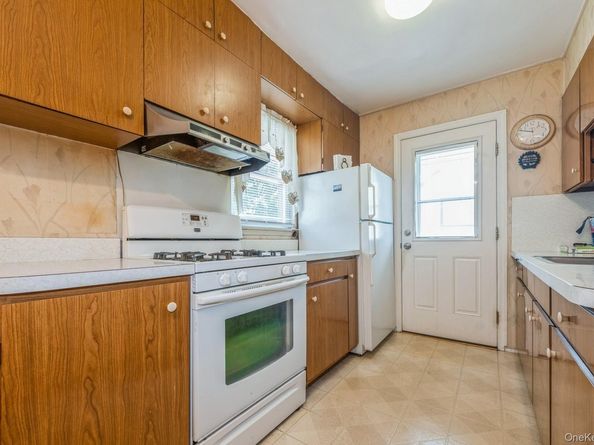 66 Gates Avenue, Valley Stream NY 11580