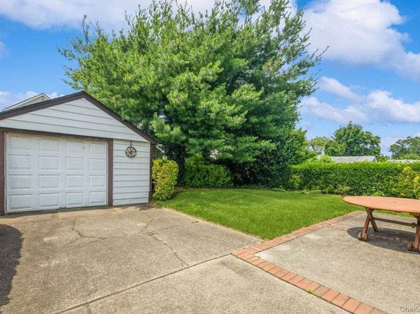 66 Gates Avenue, Valley Stream NY 11580