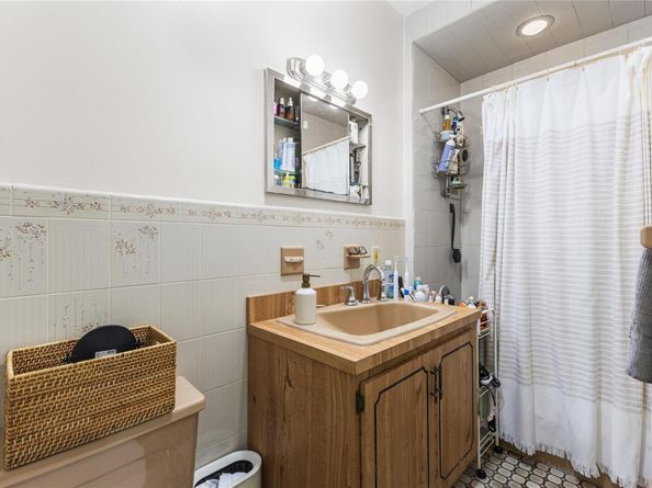 5836 Catalpa Avenue, Ridgewood NY 11385