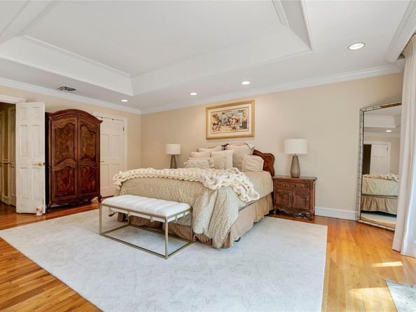 14 Durham Drive, Dix Hills NY 11746