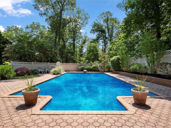 14 Durham Drive, Dix Hills NY 11746