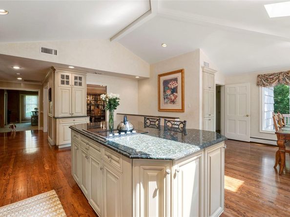 14 Durham Drive, Dix Hills NY 11746