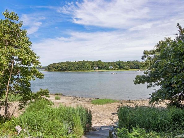 88 Dyke Road, Setauket NY 11733