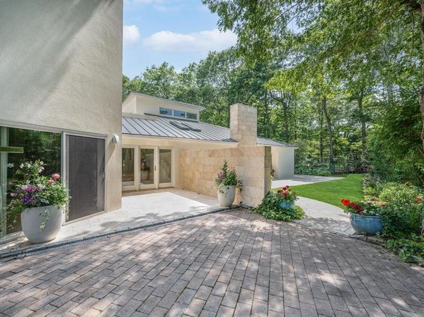 2222 Noyack Road, Sag Harbor NY 11963