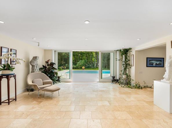 2222 Noyack Road, Sag Harbor NY 11963
