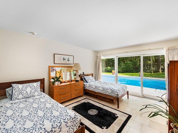 2222 Noyack Road, Sag Harbor NY 11963