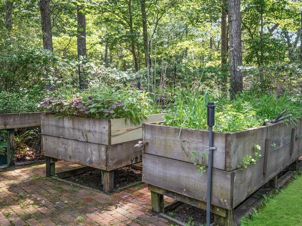2222 Noyack Road, Sag Harbor NY 11963