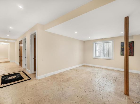 2222 Noyack Road, Sag Harbor NY 11963