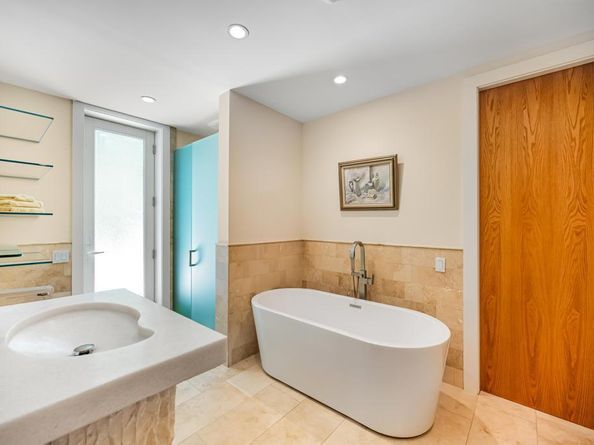 2222 Noyack Road, Sag Harbor NY 11963