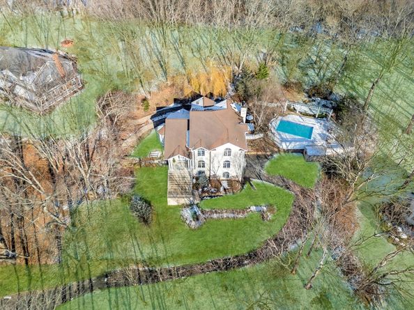 141 Shore Road, Mount Sinai NY 11766