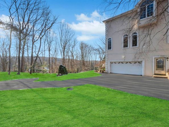 141 Shore Road, Mount Sinai NY 11766