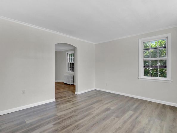 10 Valentine Street, Glen Cove NY 11542