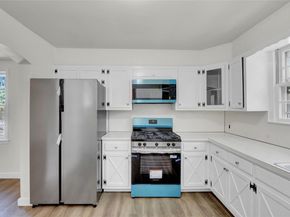 10 Valentine Street, Glen Cove NY 11542