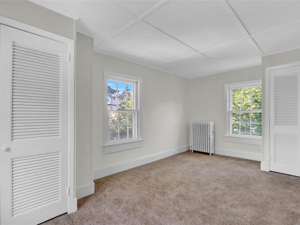 10 Valentine Street, Glen Cove NY 11542