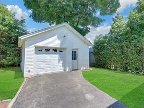 10 Valentine Street, Glen Cove NY 11542