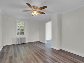 10 Valentine Street, Glen Cove NY 11542