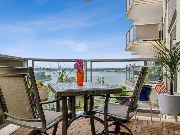 18-15 215th Street 9J, Bayside NY 11360