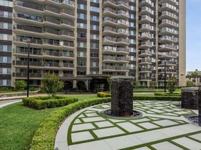 18-15 215th Street 9J, Bayside NY 11360